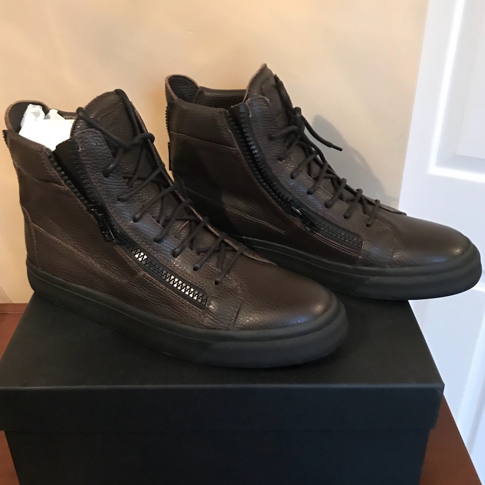 BRAND NEW Men’s Giuseppe Zanotti sneakers